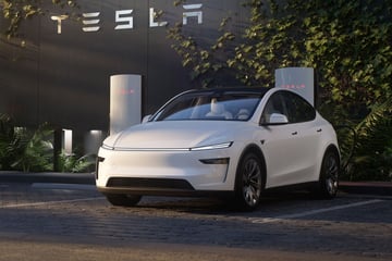 Tesla Model Y ...