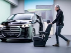 De nieuwe Mercedes-Benz VLE krijgt stoelen op wieltjes