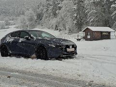 Review – Mazda 3 2.0 e-SkyActiv X 186 Nagisa (2026) ...