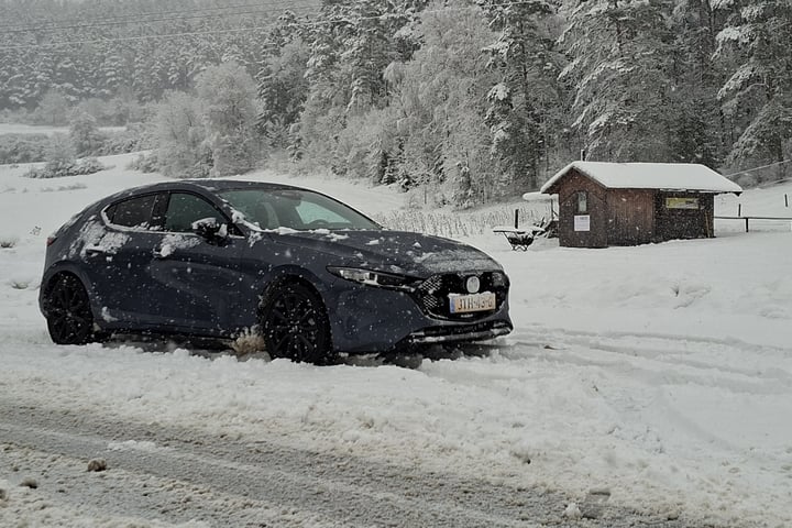 Review – Mazda 3 2.0 e-SkyActiv X 186 Nagisa (2026) ...