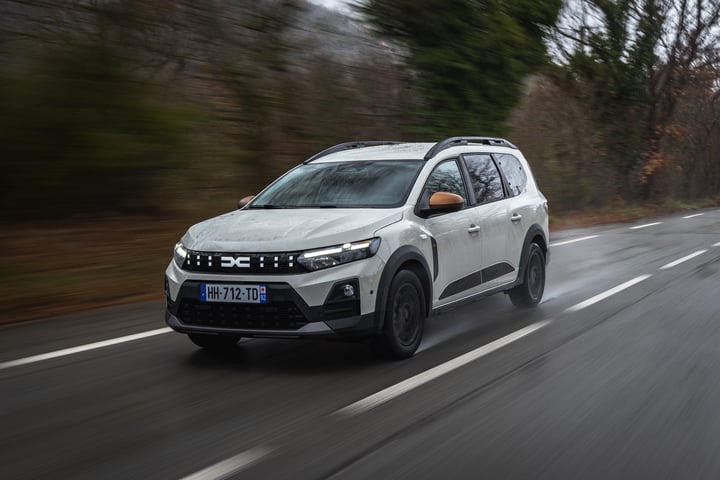 Dacia Jogger Hybrid 155 (2026)