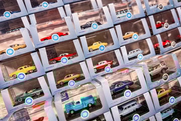 Op deze autobeurs staan misschien wel 100.000 auto’s ...