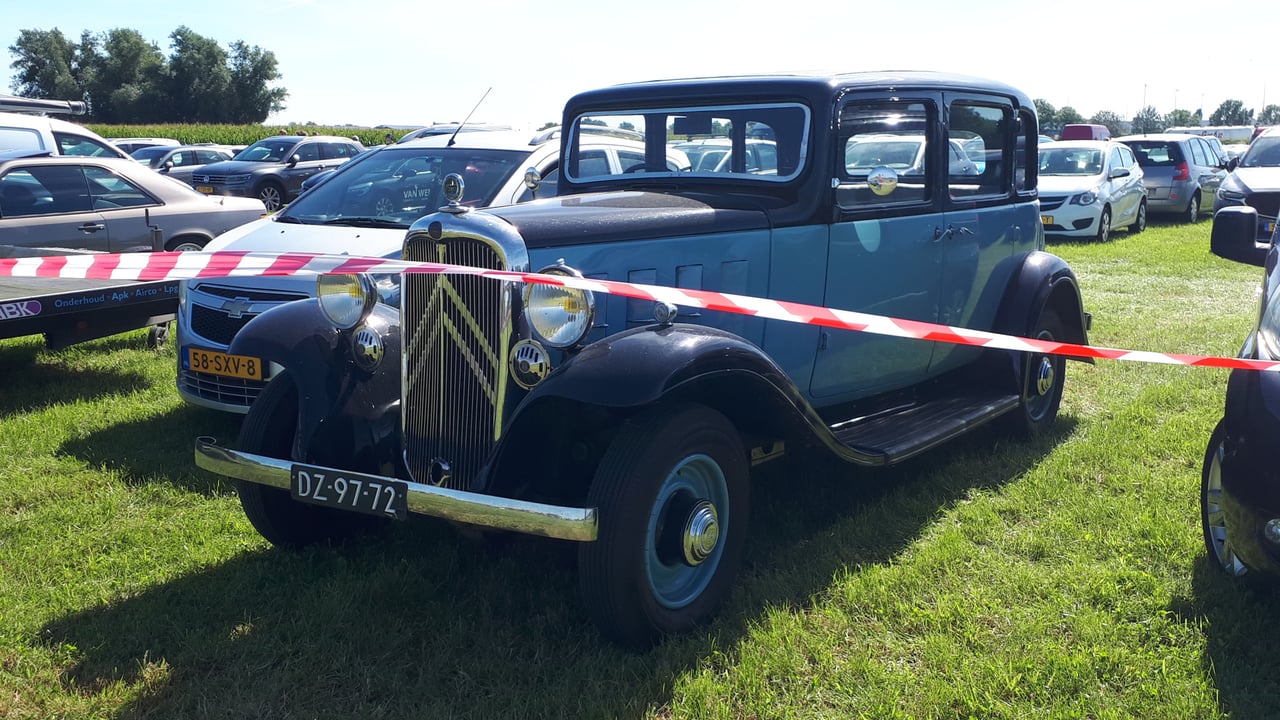 Gespot: een Citroën 10A uit 1933 ...
