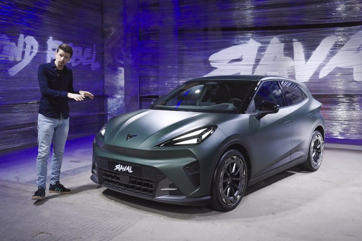 Cupra Raval met Bart Oostvogels