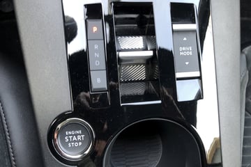 Review – Lancia Ypsilon Electric (2025) ...