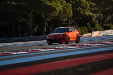 Genesis GV60 Magma