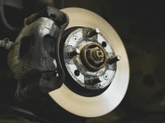 Roest verwijderen en onderdelen opknappen: slim stralen in de (thuis)garage ...