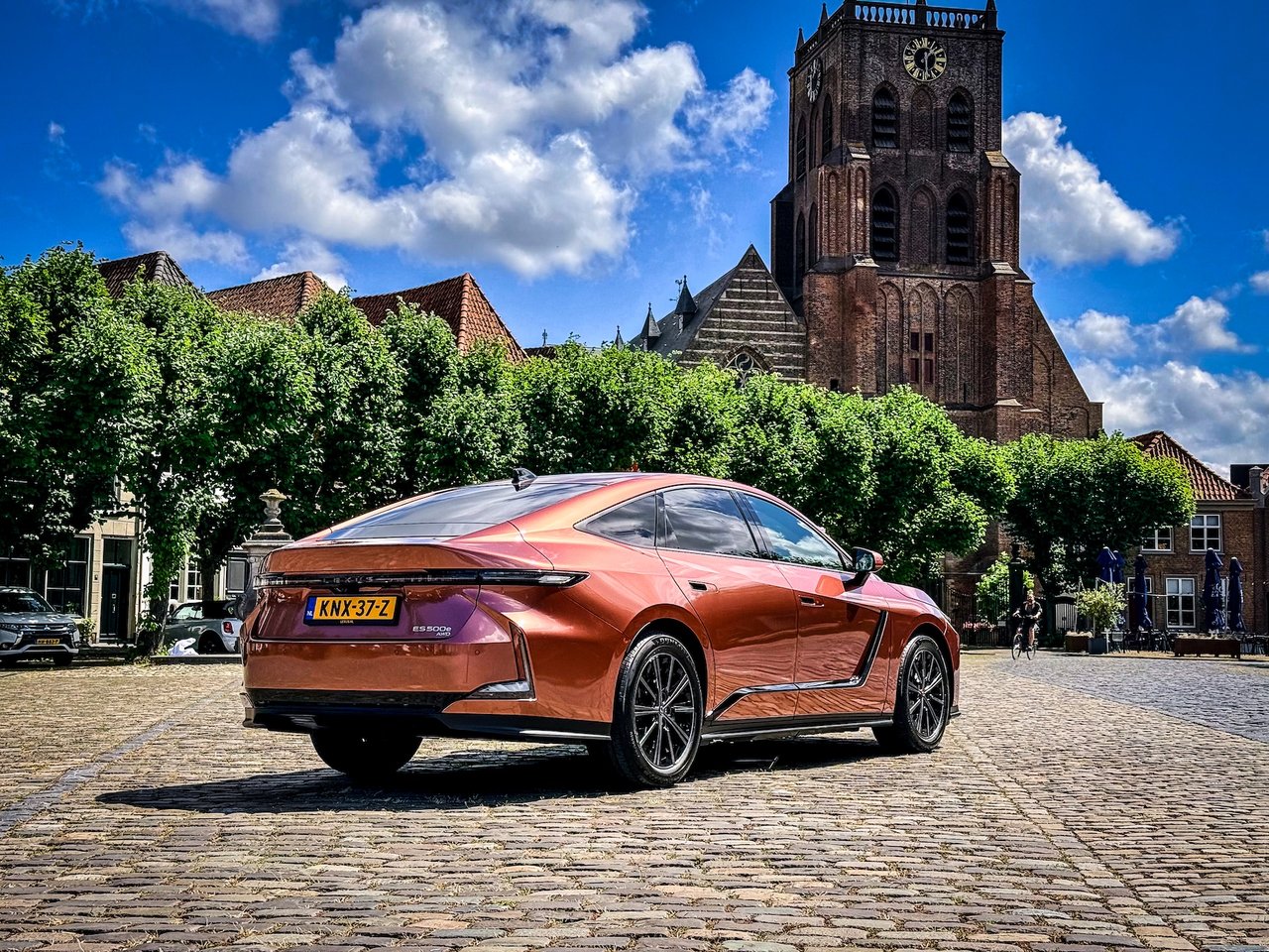 Lexus ES 500e