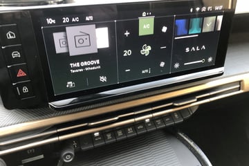 Review – Lancia Ypsilon Electric (2025) ...