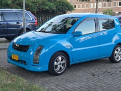 Gespot: een WiLL Cypha uit 2002 ...