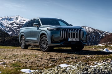 Nieuwe Jaecoo 8: met zeven personen achter de tralies ...