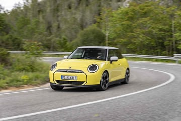 BMW gooit het roer om: breekt de nieuwe Mini met z’n heiligste traditie? ...
