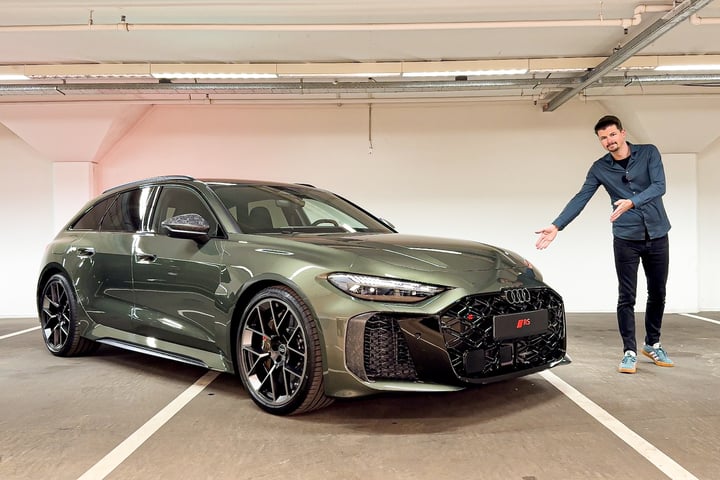Bart Oostvogels met de nieuwe Audi RS5 Avant