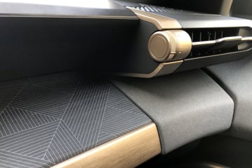 Review – Lancia Ypsilon Electric (2025) ...