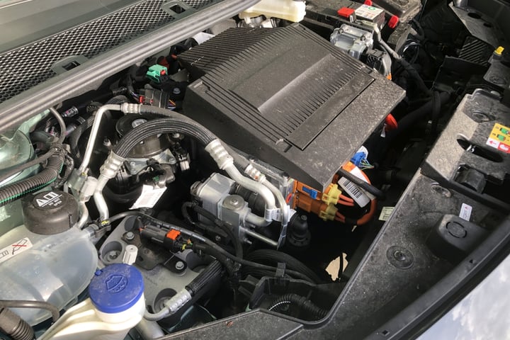 Review – Lancia Ypsilon Electric (2025) ...