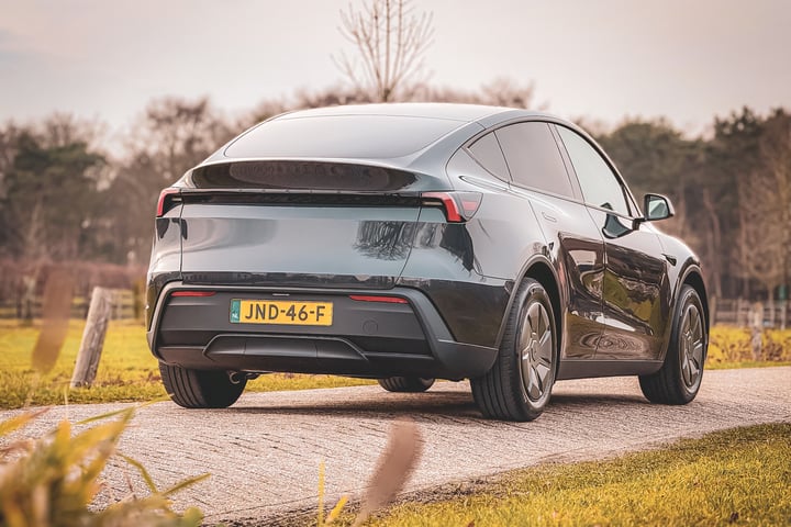 Tesla Model Y Standard