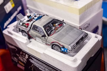 Op deze autobeurs staan misschien wel 100.000 auto’s ...