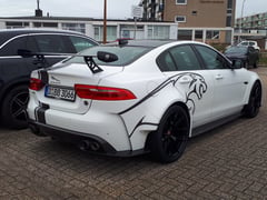 Gespot: een Jaguar XE SV Project 8 zomaar in het wild! ...