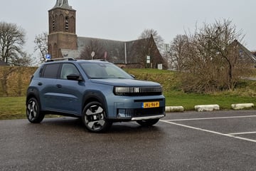 Review – Lach je met de Fiat Grande Panda Hybrid (2026) nog steeds iedereen ui ...