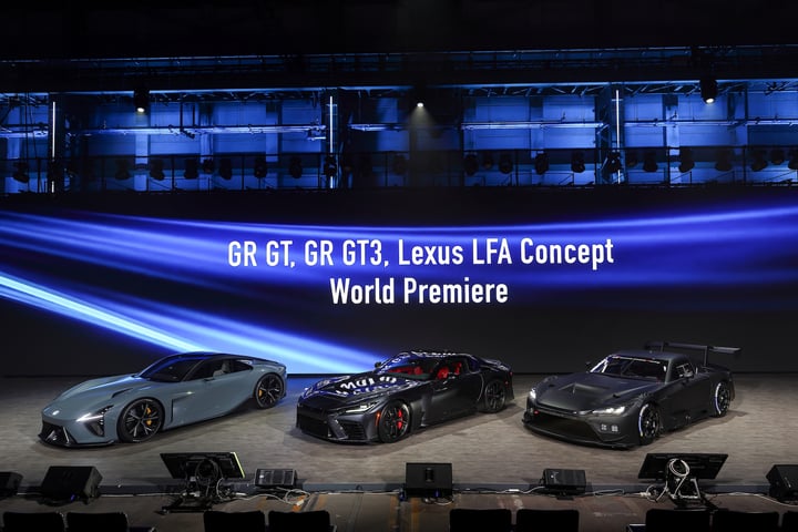 Opvallend: speech onthulling Toyota GR GT en Lexus LFA gaat over vernedering ...