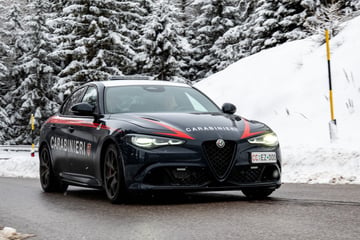 Alfa Romeo viert jubileum in samenwerking met… politie ...