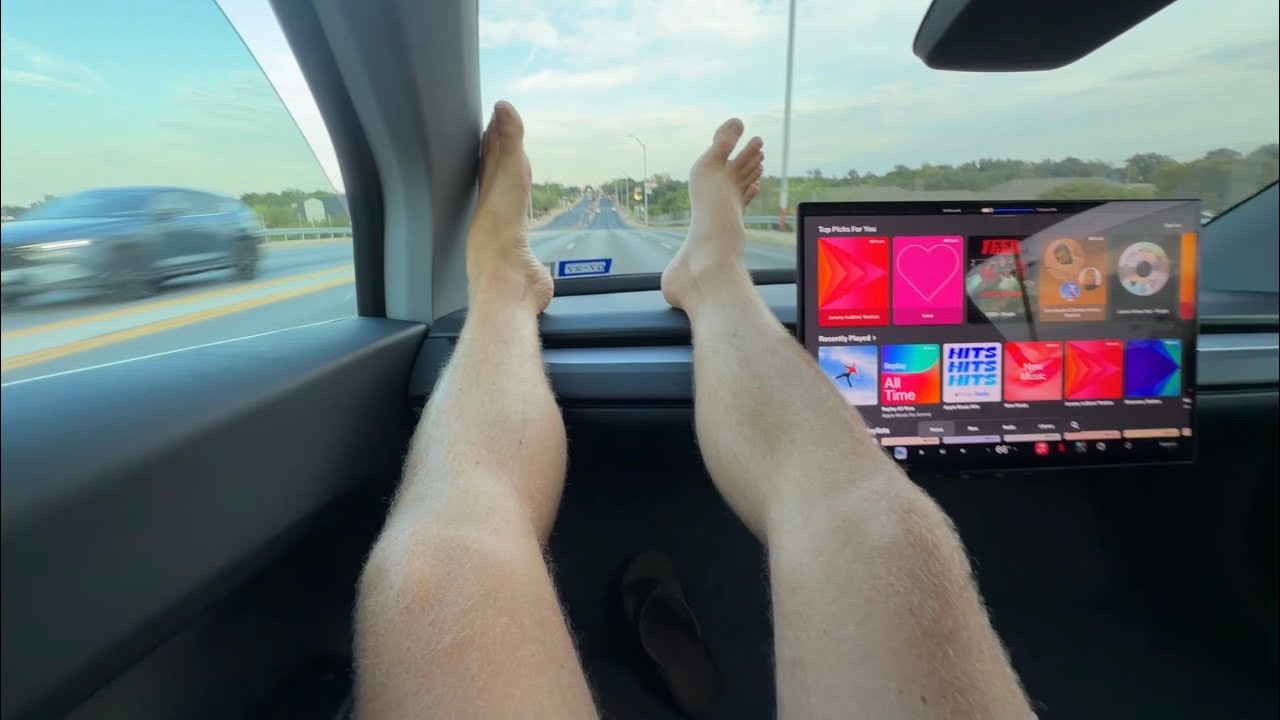 Zien: Eerste Tesla Cybercab-ritjes staan op YouTube (en het is nu al vrij onsmak ...