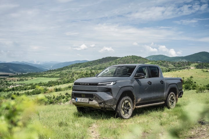 Review – Toyota Hilux Electric (2026), misschien wel de ultieme gezinsauto ...