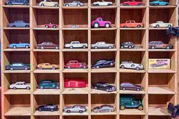 Op deze autobeurs staan misschien wel 100.000 auto’s ...