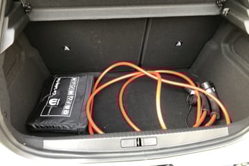 Review – Lancia Ypsilon Electric (2025) ...