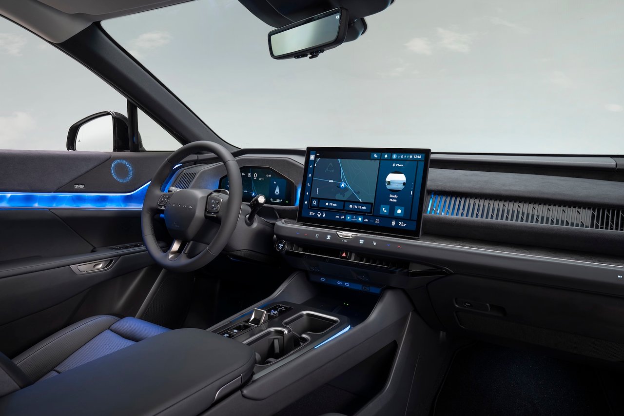 Interieur Lexus TZ