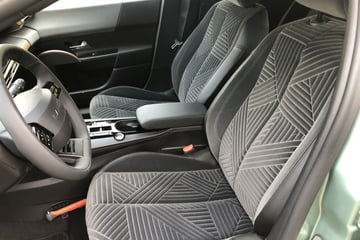 Review – Lancia Ypsilon Electric (2025) ...