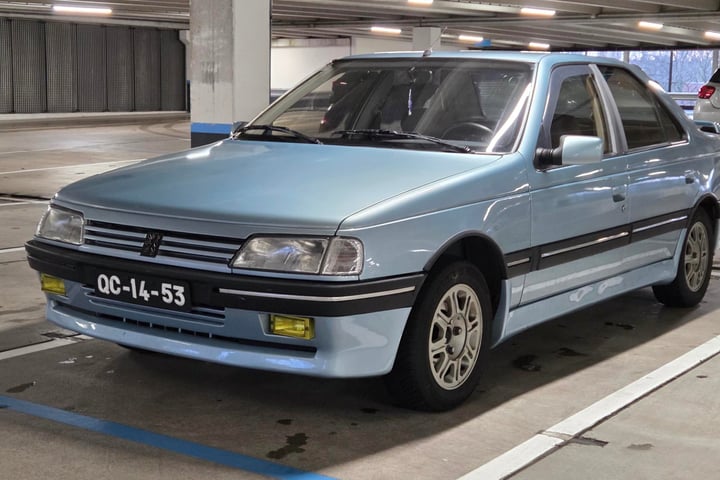 Gespot: een als nieuwe Peugeot 405 ...