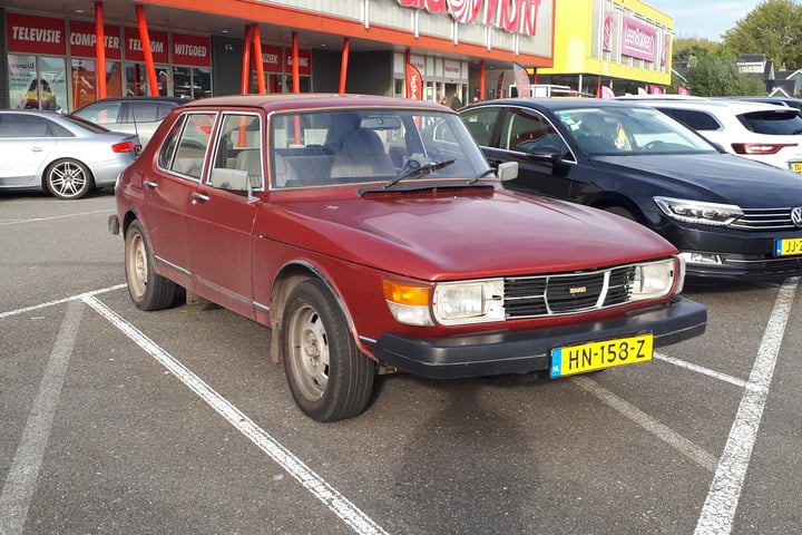 Gespot: een Saab 99 uit 1980 ...