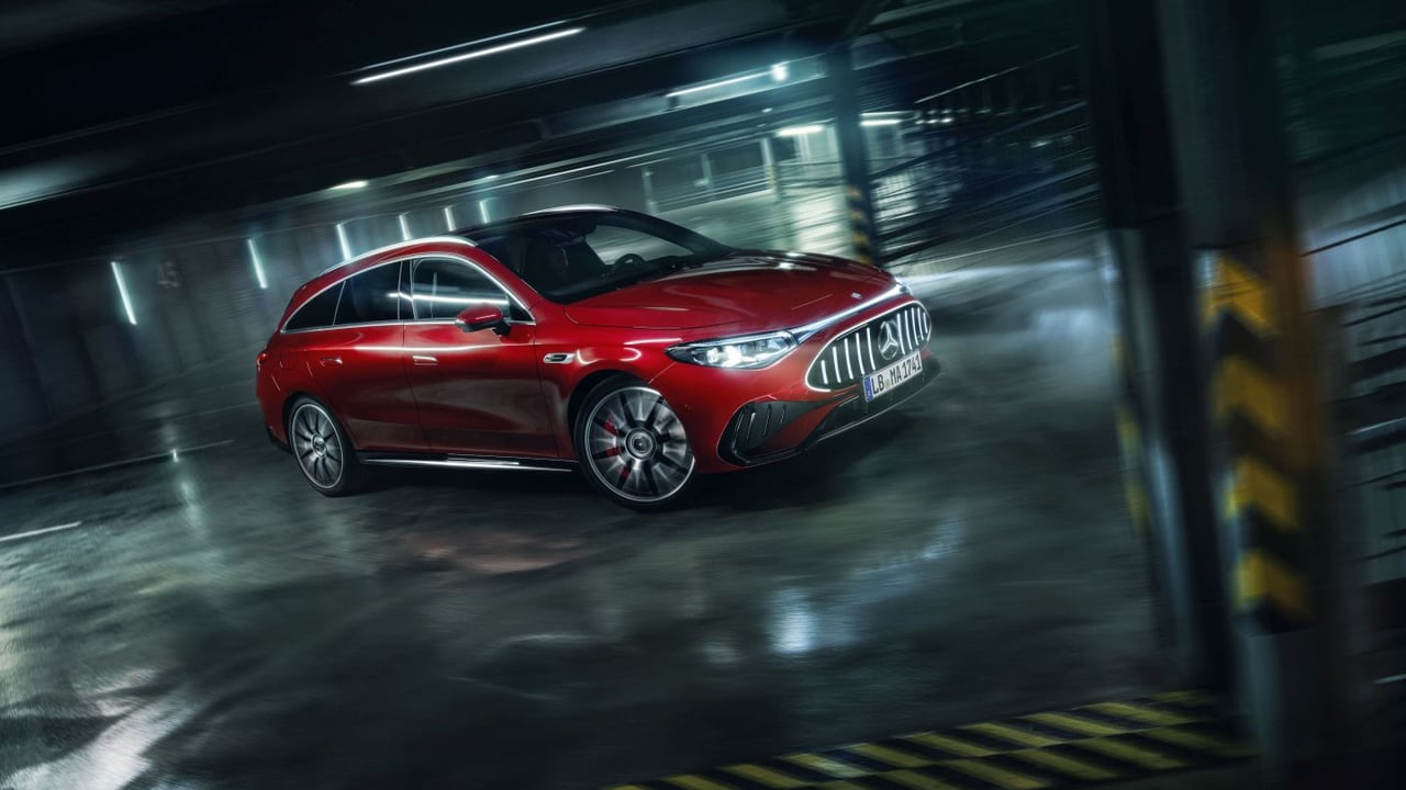 Der neue elektrische Mercedes-AMG CLA 45 4MATIC+.Exterieur Farbe: Aqua-Mint Un ...
