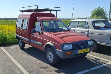 Gespot: een Citroën C15 RE Familiale uit 1995 ...