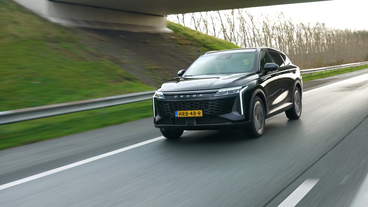 De Omoda 9 SHS haalt ruim 1100 kilometer zonder te tanken of te laden