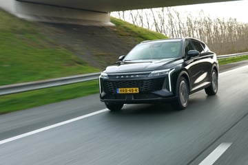 De Omoda 9 SHS haalt ruim 1100 kilometer zonder te tanken of te laden