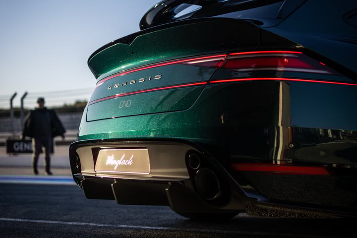 Genesis G90 Wingback Concept