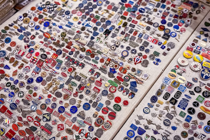 Op deze autobeurs staan misschien wel 100.000 auto’s ...