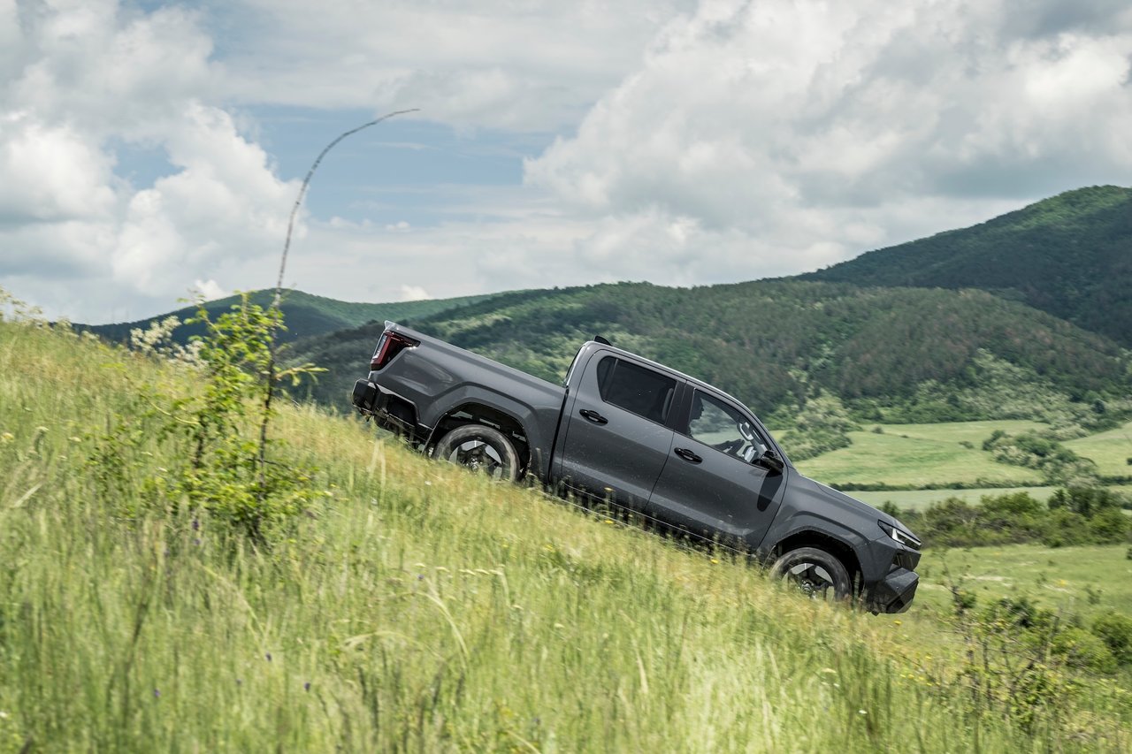 Toyota Hilux Electric 2026