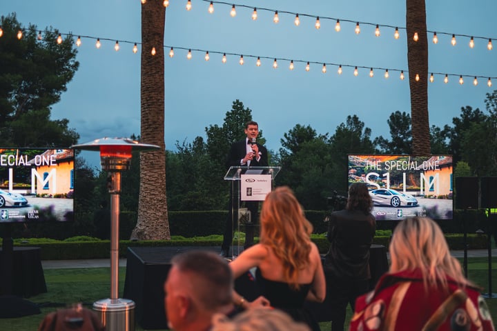 Geen grap: deze supercar werd in de lucht geveild ...