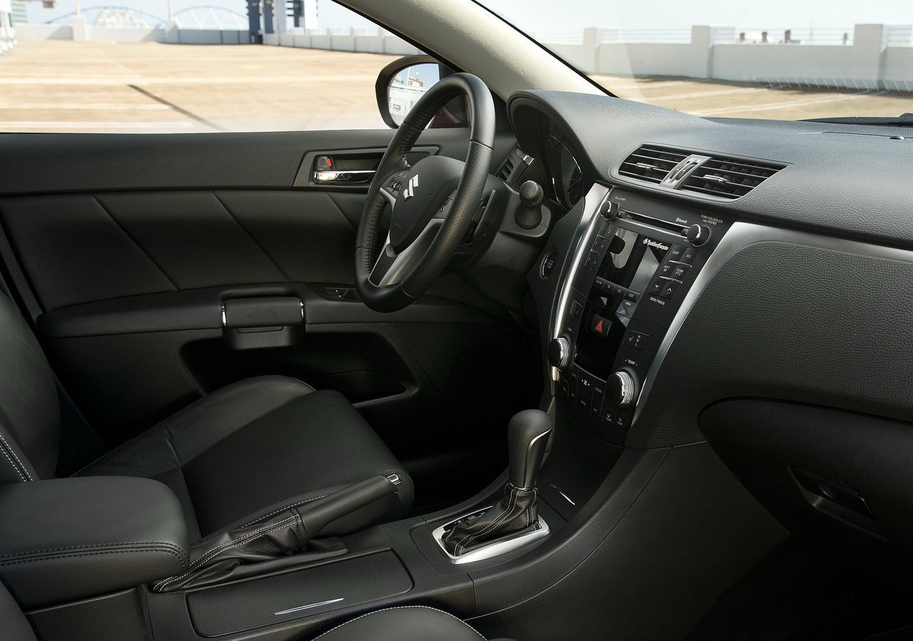 Suzuki Kizashi: interieur