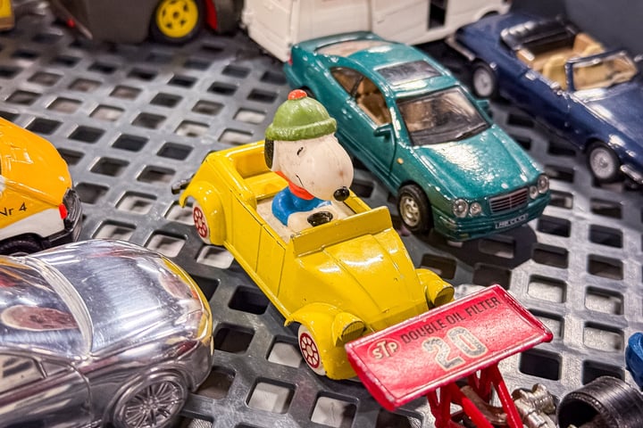 Op deze autobeurs staan misschien wel 100.000 auto’s ...