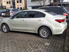 Gespot: een Kia Rio… sedan? ...