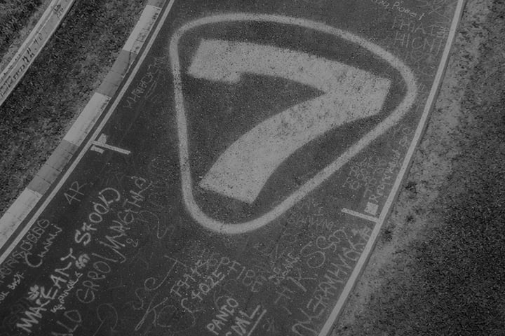 Caterham viert 100 jaar ‘Groene Hel’ met nieuw model ...