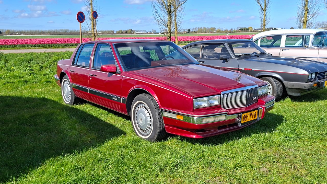 Gespot: een Cadillac Seville uit 1986 ...