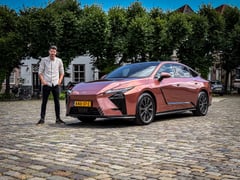 Lexus ES 500e