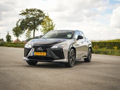 Lexus RZ 550e F Sport